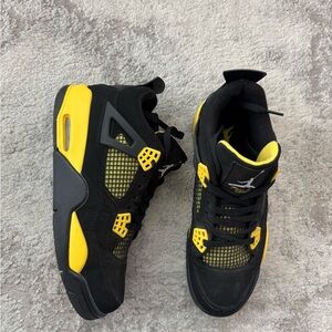 Jordan Men's Black and Yellow Sneakers
